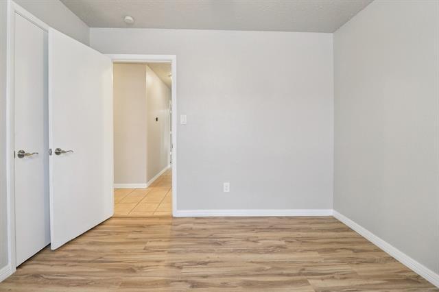 Building Photo - 413 Glenhaven Dr