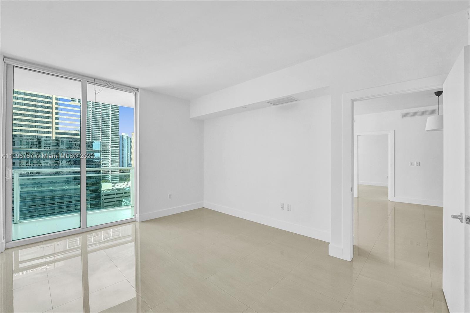 Building Photo - 950 Brickell Bay Dr