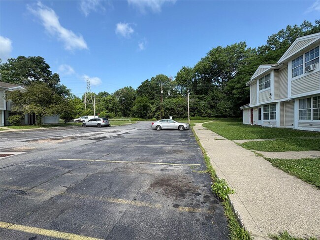 Building Photo - 32 Palmer Ave