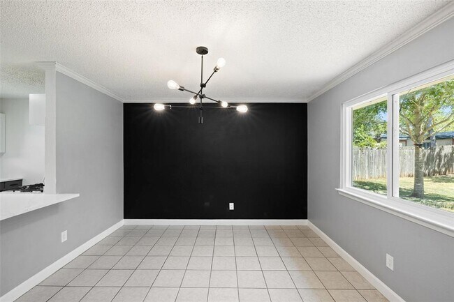 Building Photo - 2808 Firecrest Dr