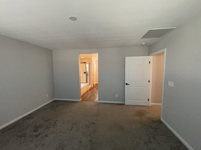 Building Photo - 2122 Bethesda Fountain Rd