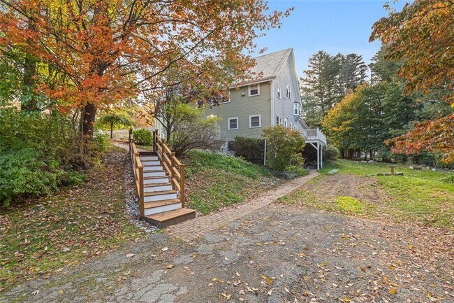 Building Photo - 6 Chase Ln