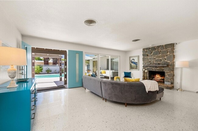 Building Photo - 74350 Covered Wagon Trail