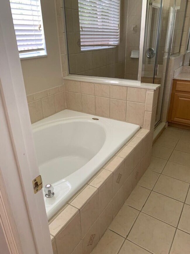 Primary Photo - Beautiful 4/2 home in Lovely Venetian Bay Gated Community