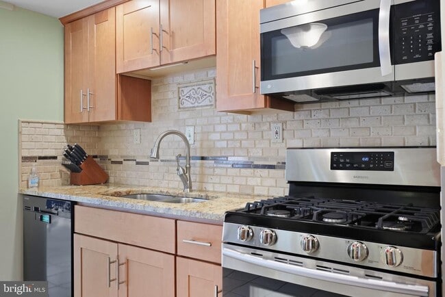 Building Photo - 7137 Murray Ln