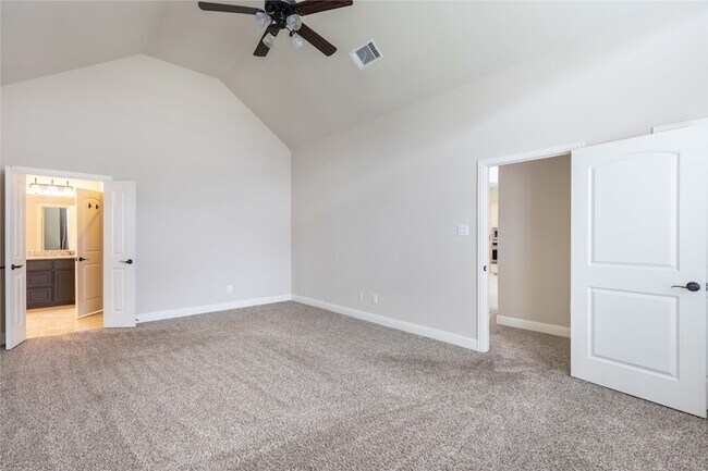 Building Photo - 3312 Blue Jay Ln