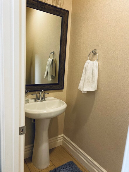 Building Photo - 192 Talmont Cir