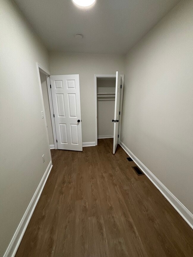 Building Photo - Rehabbed 4 bedroom Townhome