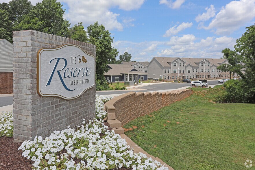 Building Photo - The Reserve -All Utilities Included&Furnished