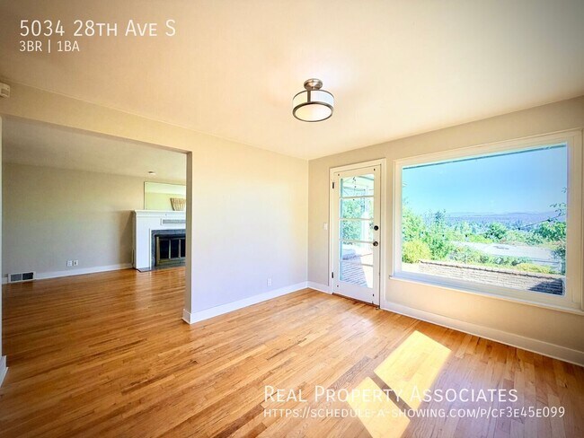 Building Photo - 5034 28th Ave S
