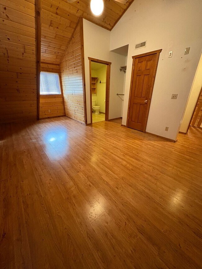 Building Photo - D2D - 01