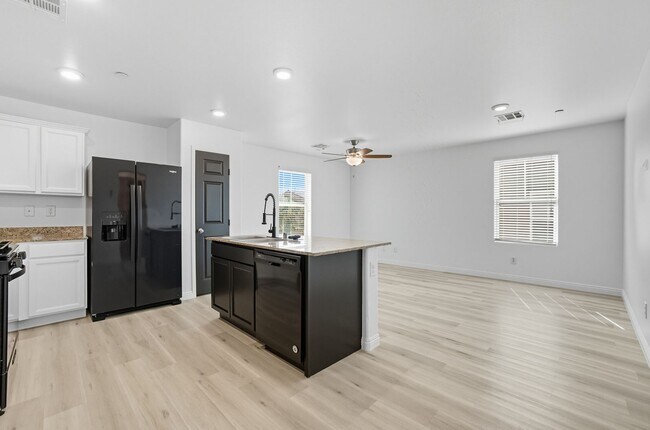 Building Photo - *MOVE IN SPECIAL - $300 OFF FIRST MONTH'S ...