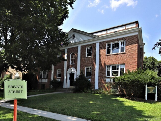 Building Photo - 5 Laurel St