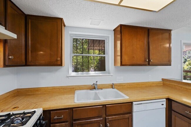 Building Photo - 11809 Eubank Dr