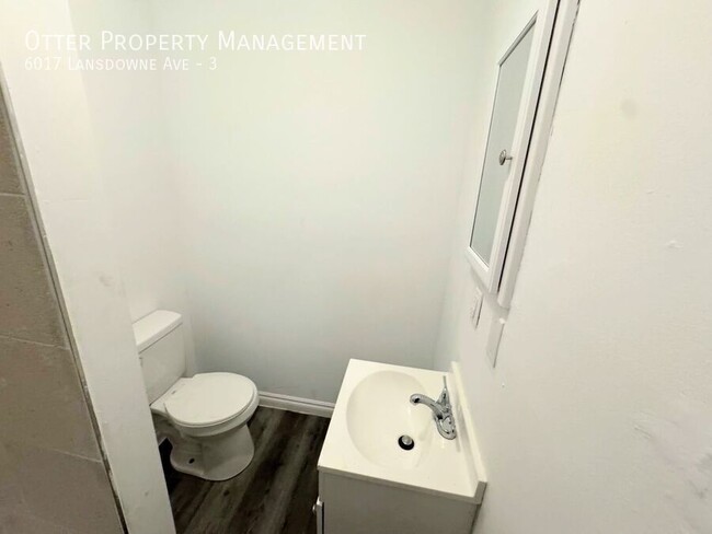 Building Photo - Lovely & Bright 2BR/1BA Near Shopping & Septa