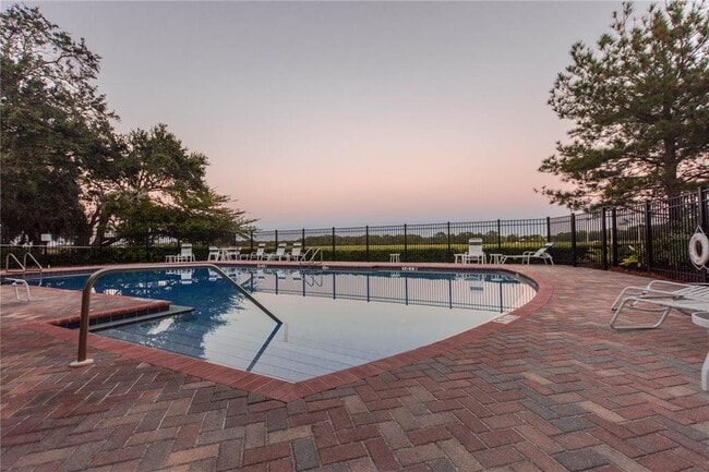 Building Photo - 4815 Pond Ridge Dr