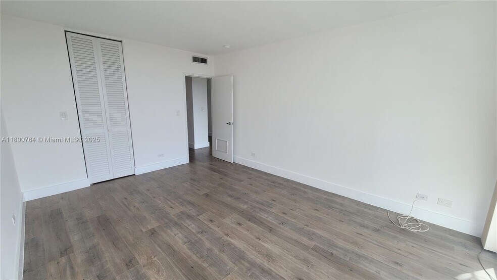 Building Photo - 2451 Brickell Ave