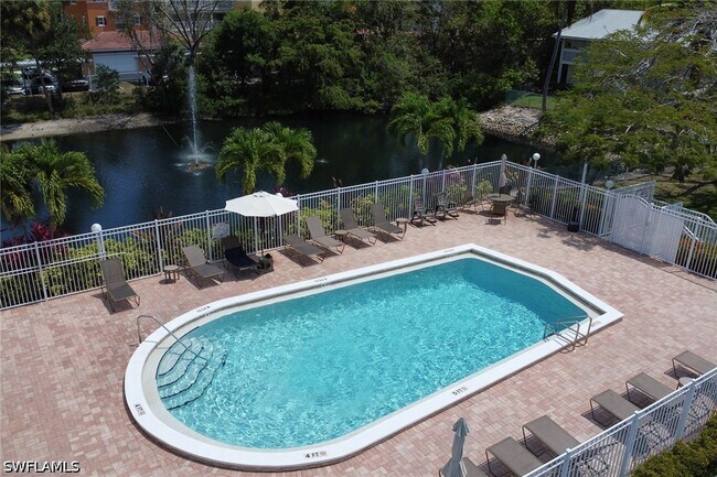 Building Photo - 4635 Bayshore Dr