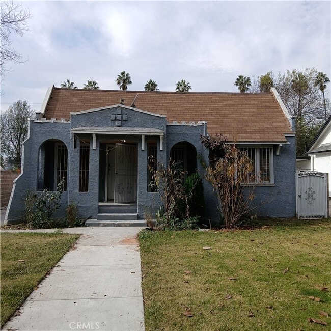 Primary Photo - 5717 Case Ave