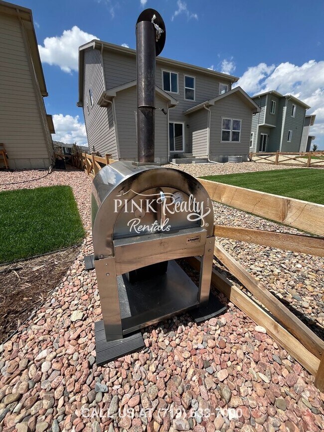Building Photo - 9656 Feathergrass Dr