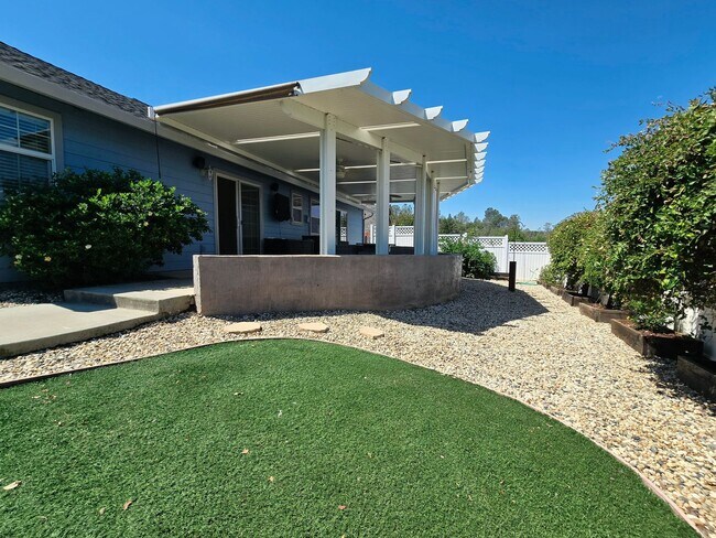 Building Photo - 8080 Quartz Ln
