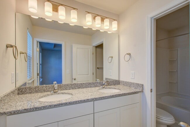 Building Photo - 7821 Montview Rd