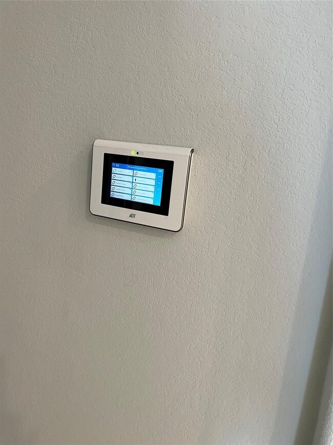 Building Photo - 15835 Bird of Paradise Dr