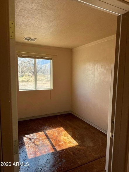 Building Photo - 5342 S San Pedro Ave