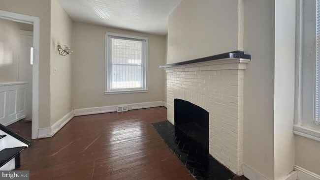 Building Photo - 5471 Delancey St