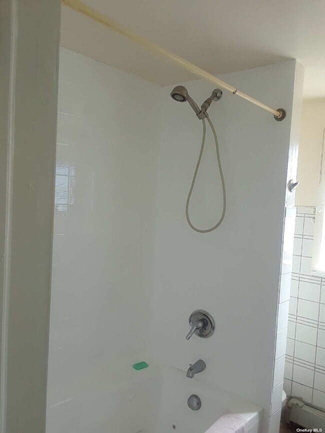 Building Photo - 214-36 112th Rd