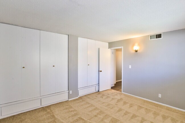 Building Photo - 224 N Macdonald