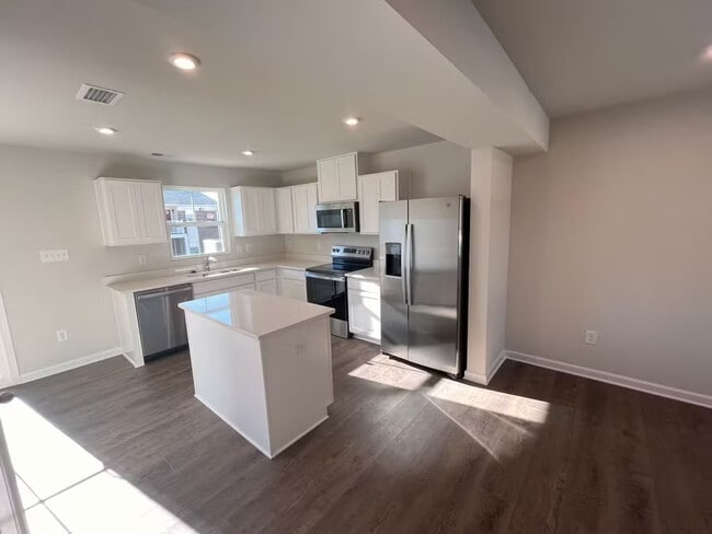 Building Photo - 1165 Canterbury Rdg Rd