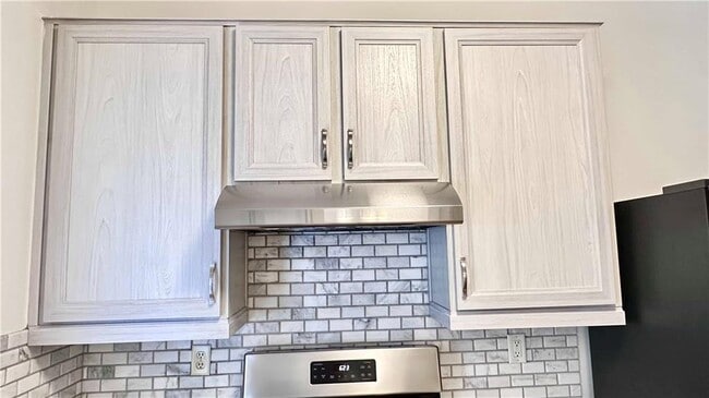 Building Photo - 6243 Shoreview Cir