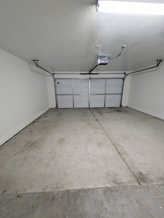 Building Photo - AVAILABLE NOW Beautiful Home with Sparkling Pool in Superstition Springs!!