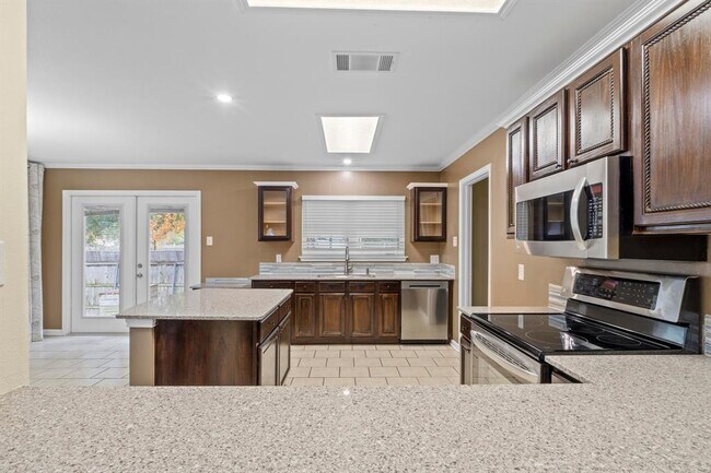 Building Photo - 1908 Matagorda Dr