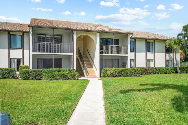 Primary Photo - 1605 SW Silver Pine Way