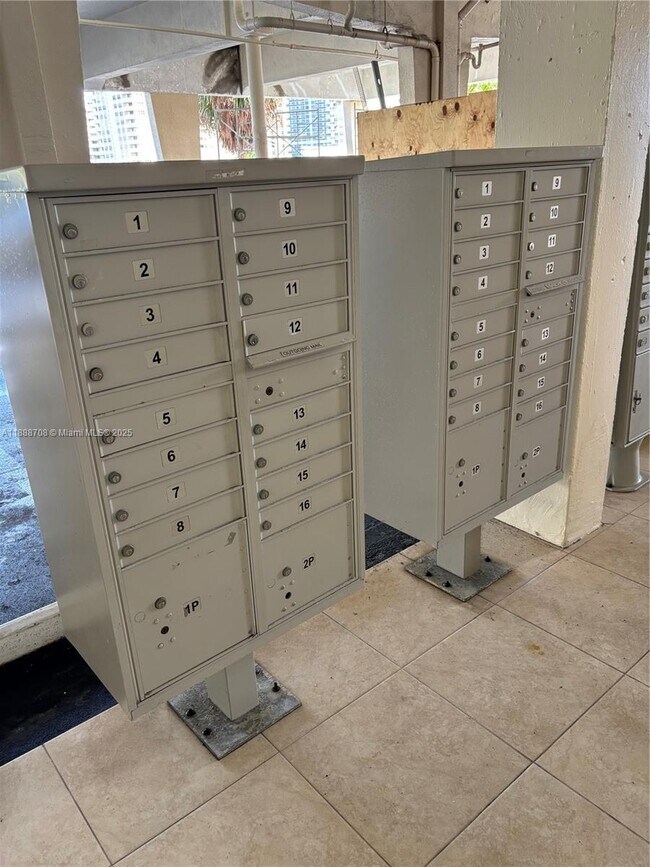 Building Photo - 111 Golden Isles Dr