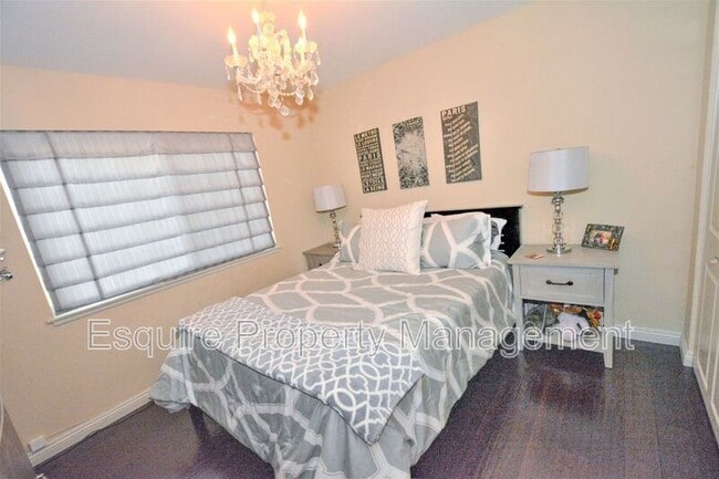 Building Photo - 6519 Bayberry St