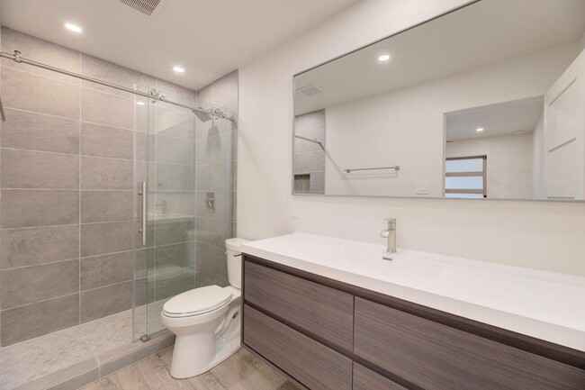 Building Photo - 1214 Barton Hills Dr