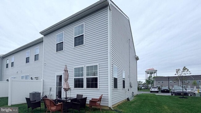 Building Photo - 20 Nelsons Wy