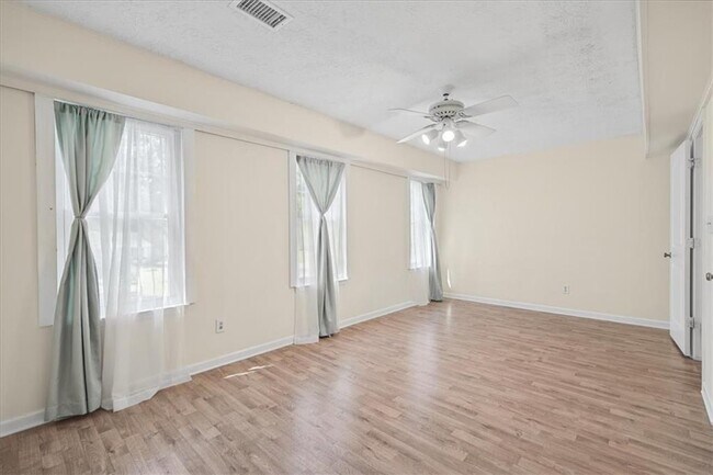 Building Photo - 4921 Heritage Trace Ct