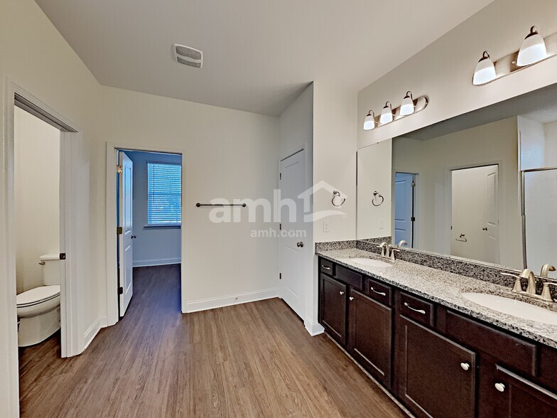 Building Photo - 201 Stowe Rd