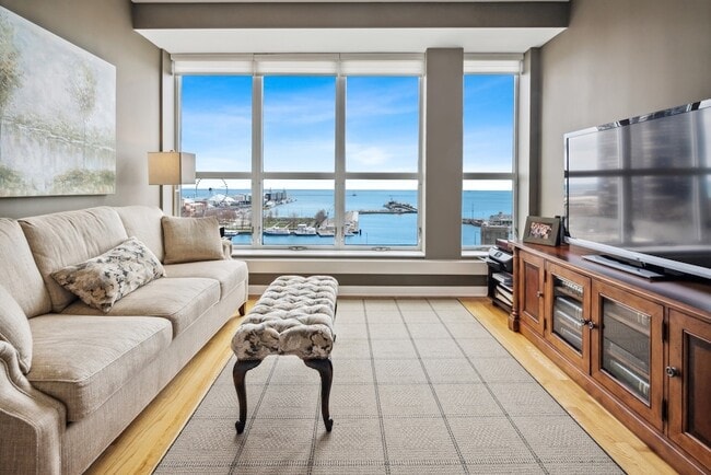 Building Photo - 445 E North Water St