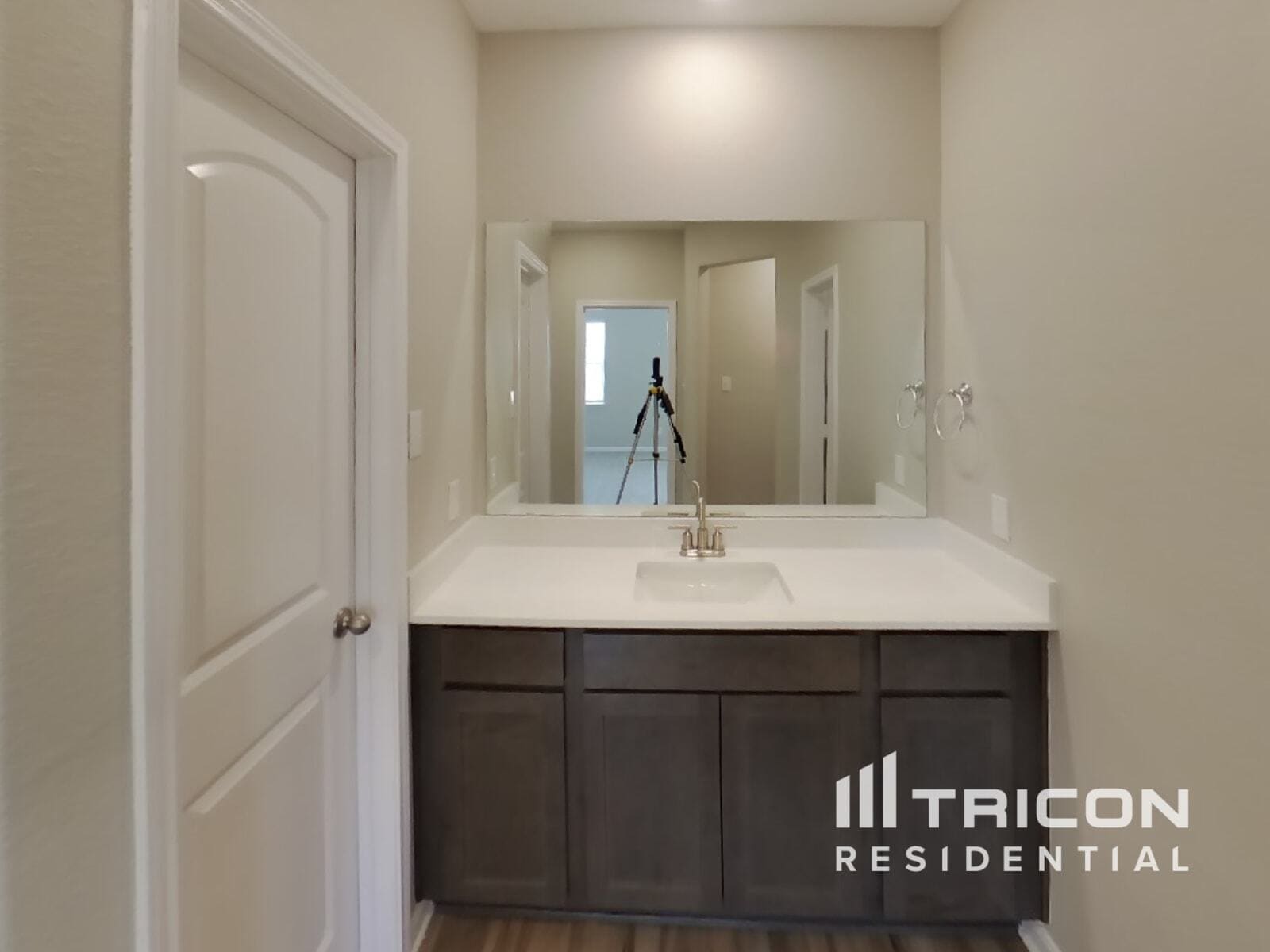 Building Photo - 9721 Sierra Grande Dr