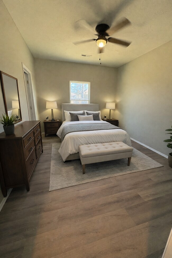 Building Photo - 598 N Airport Rd