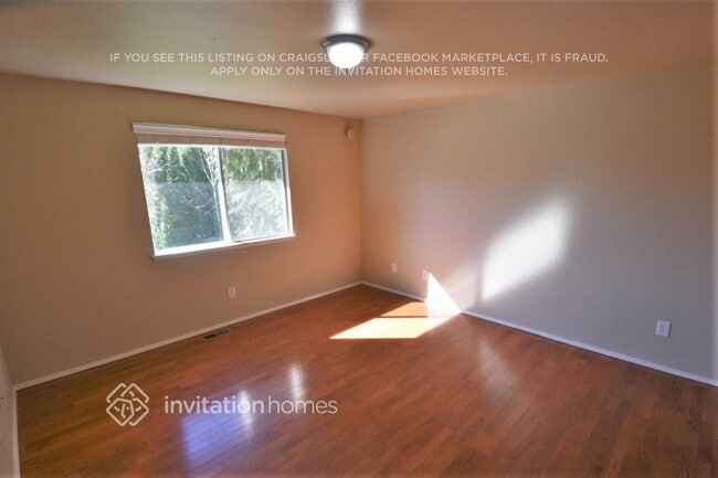 Building Photo - 2618 107th Dr NE