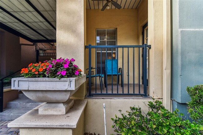 Building Photo - 2421 W Horatio St