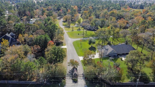 Building Photo - 5 Oak Crest Cir