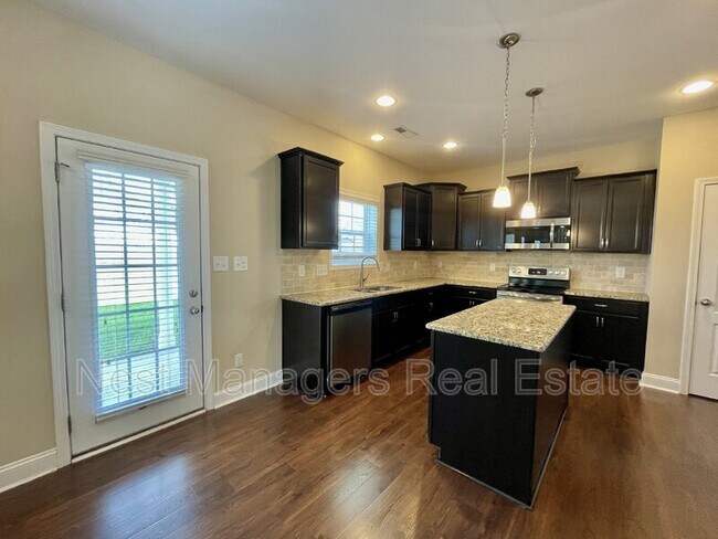 Building Photo - 608 Stonebriar Ave