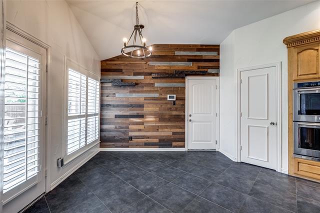Building Photo - 4684 Old Pond Dr